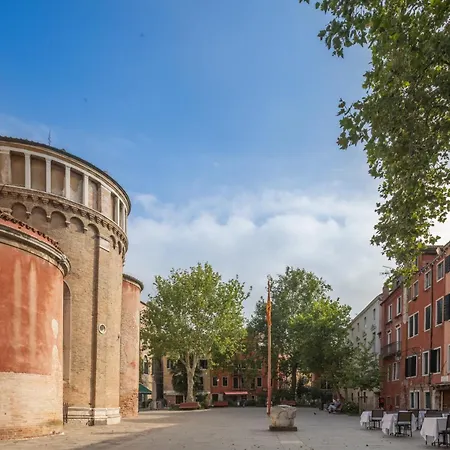 San Giacomo Dall'orio Garden R&r Lägenhet